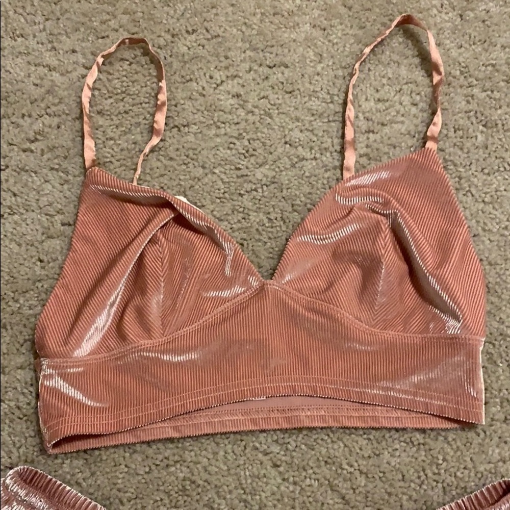 Pajamas set - Picture 3 of 5